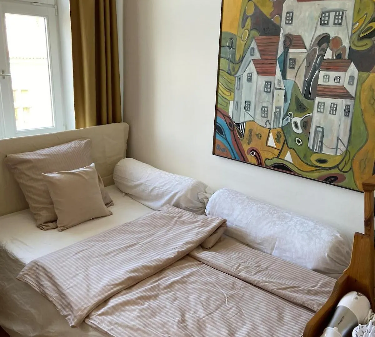 Live At Home In A Popular Large Prague Apartment