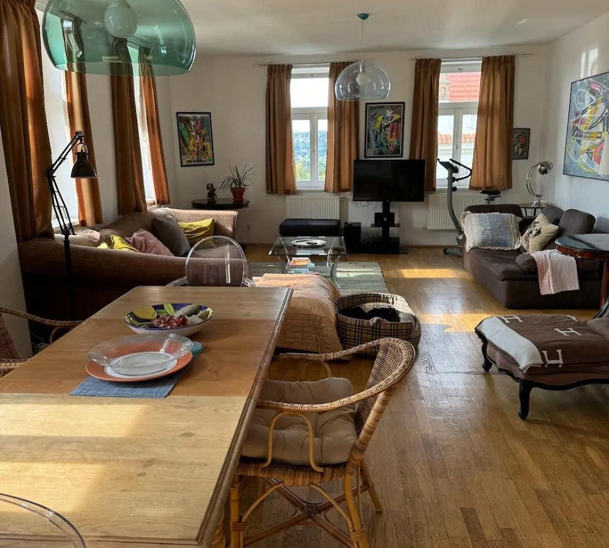 Live At Home In A Popular Large Prague Apartment 체코